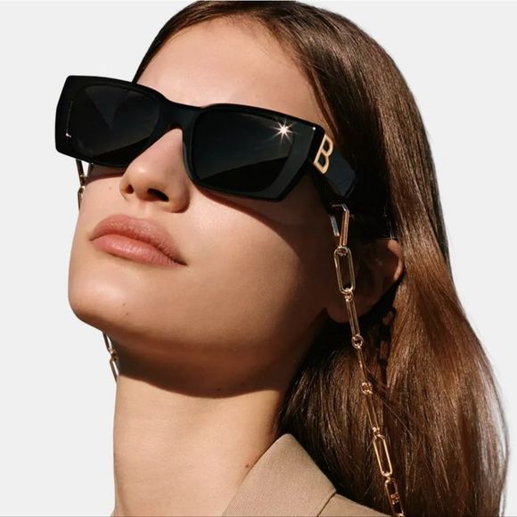 BURBERRY Motif Black Rectangle Sunglasses - Picture 9 of 9